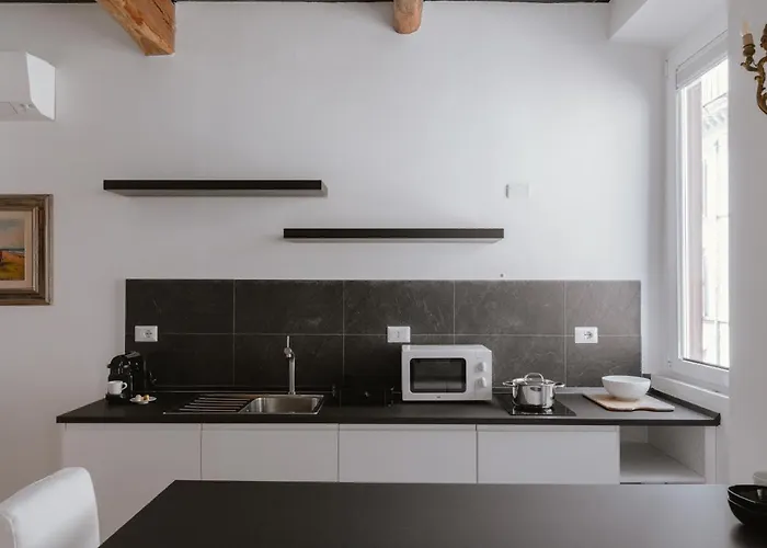 Charming Frattina - 2 Bathrooms New Apartment Rom