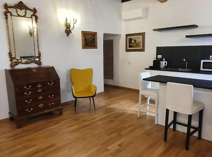 Charming Frattina - 2 Bathrooms New *